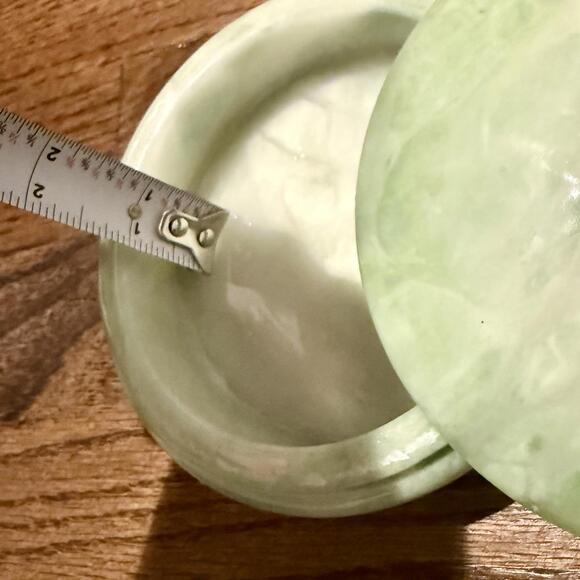 Volterra Alabaster Swivel Top Round 4.25" Trinket Box Made In Italy - Picture 5 of 6